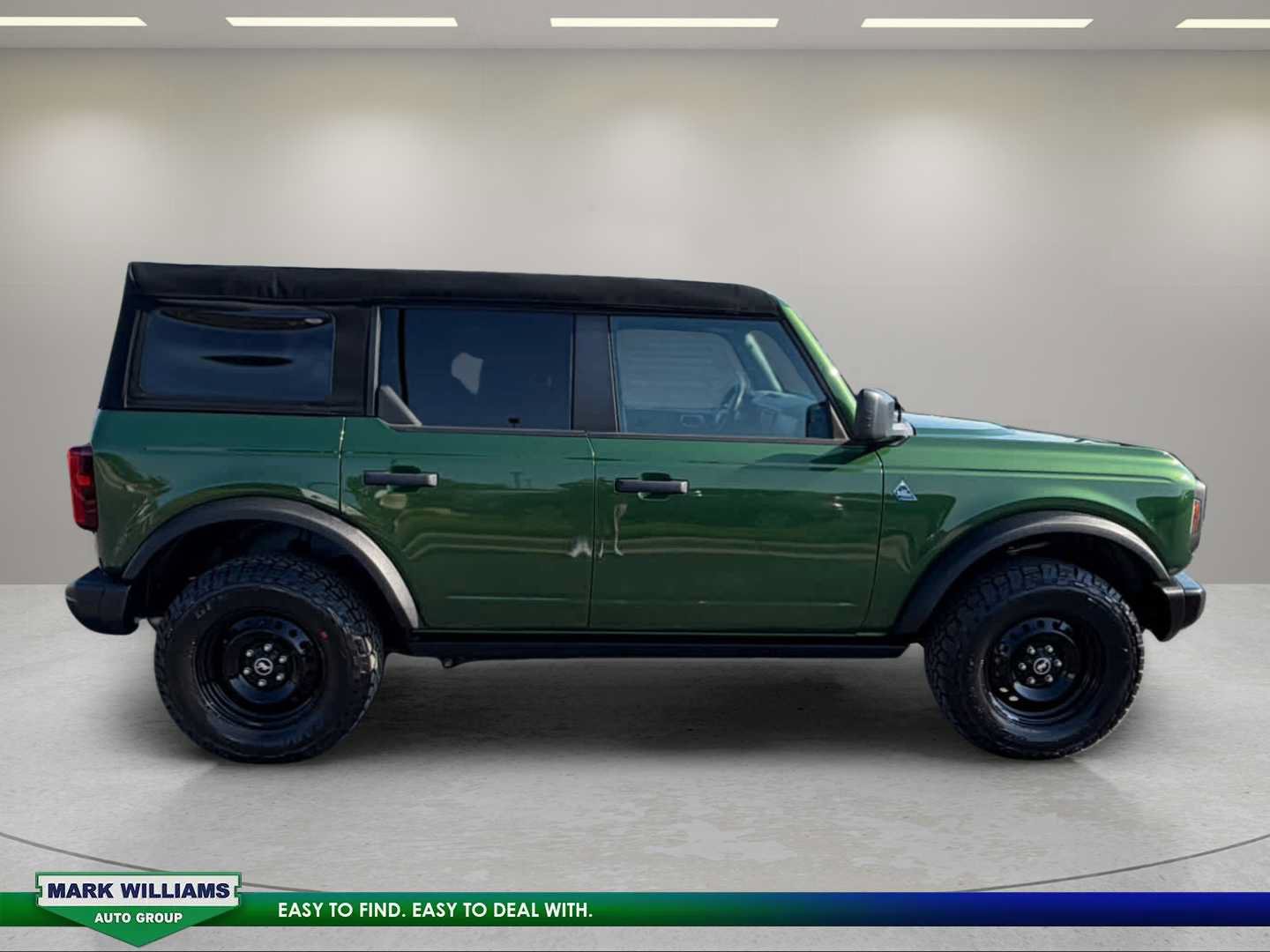 Used 2023 Ford Bronco Black Diamond AWD/4WD image 10