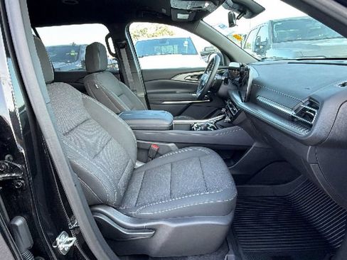 Used 2026 Chevrolet Traverse LT w/ Driver Confidence Package FWD image 31
