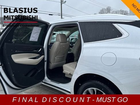 Used 2022 Buick Enclave Avenir image 19