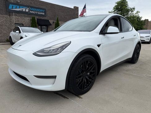 Used 2020 Tesla Model Y Long Range AWD/4WD image 1