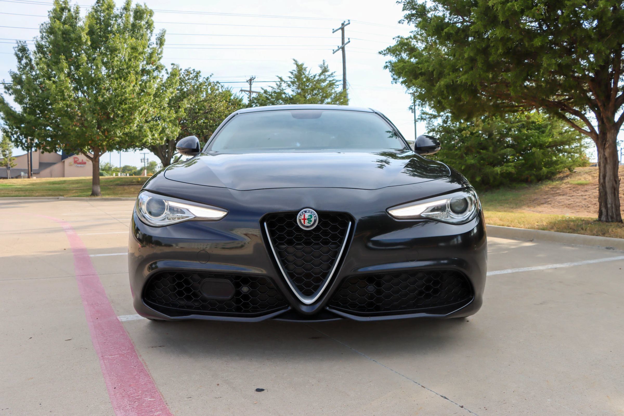 Used 2018 Alfa Romeo Giulia Ti Sport w/ Quick Order Package 22S Sport AWD/4WD image 2