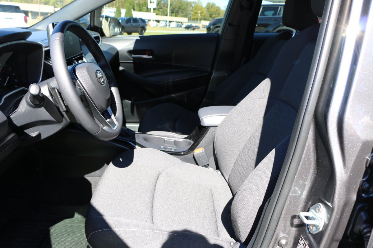 Used 2026 Toyota Corolla SE FWD image 24