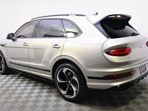 Used 2022 Bentley Bentayga AWD/4WD image 3