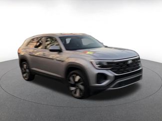 Used 2025 Volkswagen Atlas Cross Sport SE video 2
