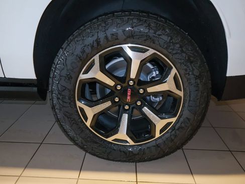 New 2026 GMC Yukon XL AT4 w/ AT4 Premium Plus Package AWD/4WD image 39