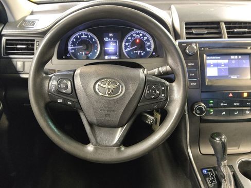 Used 2017 Toyota Camry LE image 22