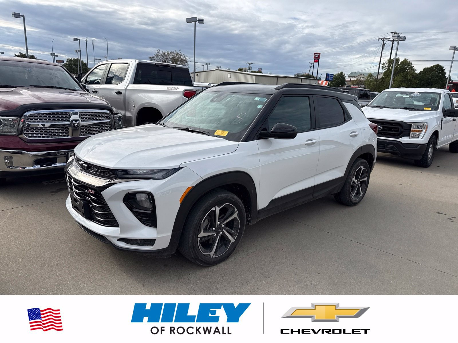 Used 2022 Chevrolet TrailBlazer RS w/ Convenience Package FWD image 1