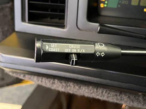 Used 1986 Chevrolet Corvette Convertible image 33