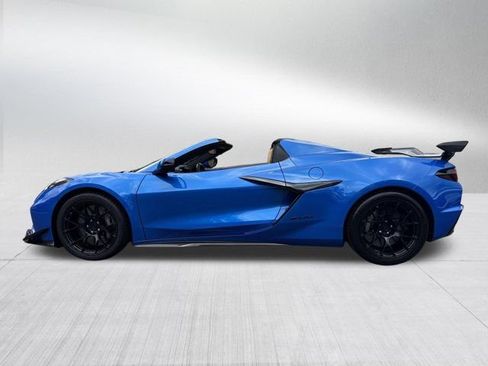 Used 2024 Chevrolet Corvette Z06 w/ Z07 Performance Package RWD image 9
