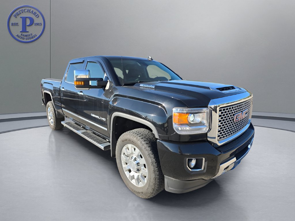 Used 2017 GMC Sierra 2500 Denali w/ Duramax Plus Package AWD/4WD image 1