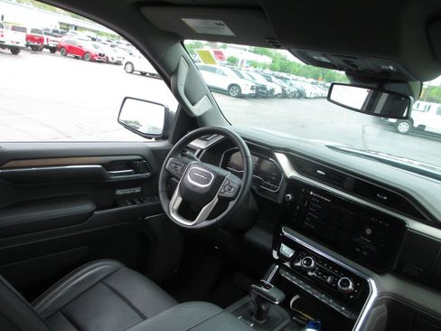 Used 2024 GMC Sierra 1500 Denali AWD/4WD image 25