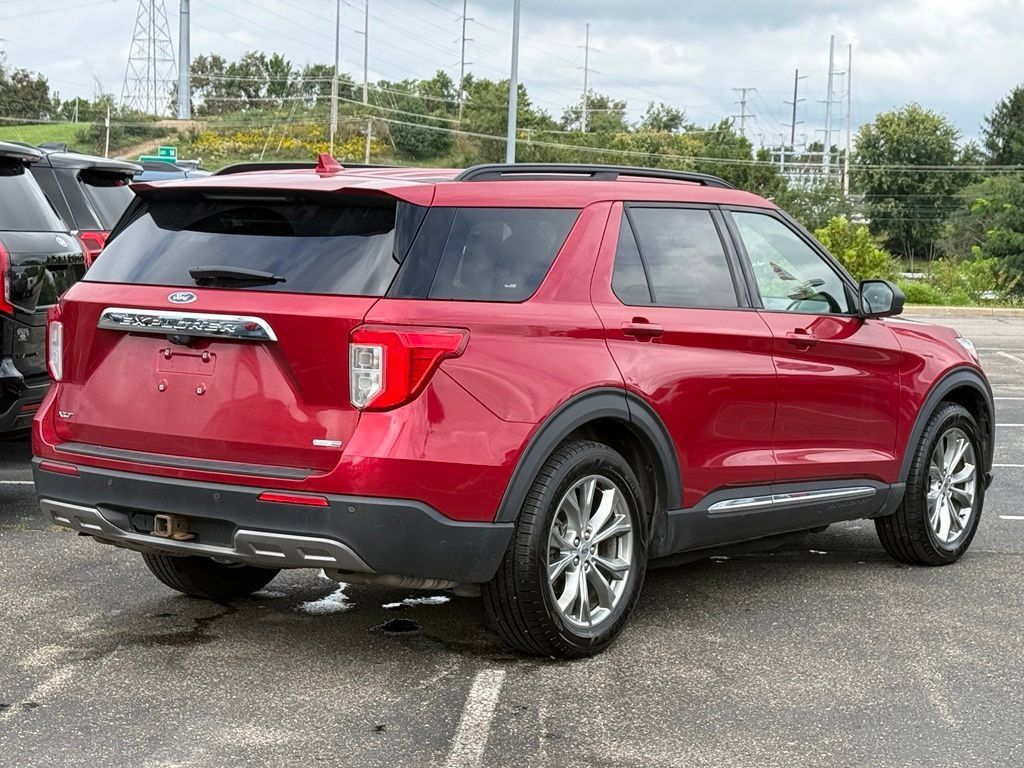 Used 2020 Ford Explorer XLT w/ Equipment Group 202A AWD/4WD image 23