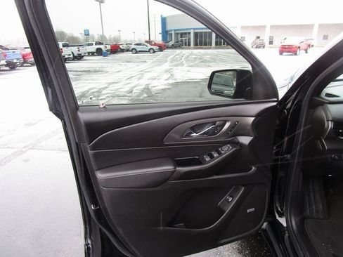 Certified 2023 Chevrolet Traverse Premier w/ Redline Edition image 17