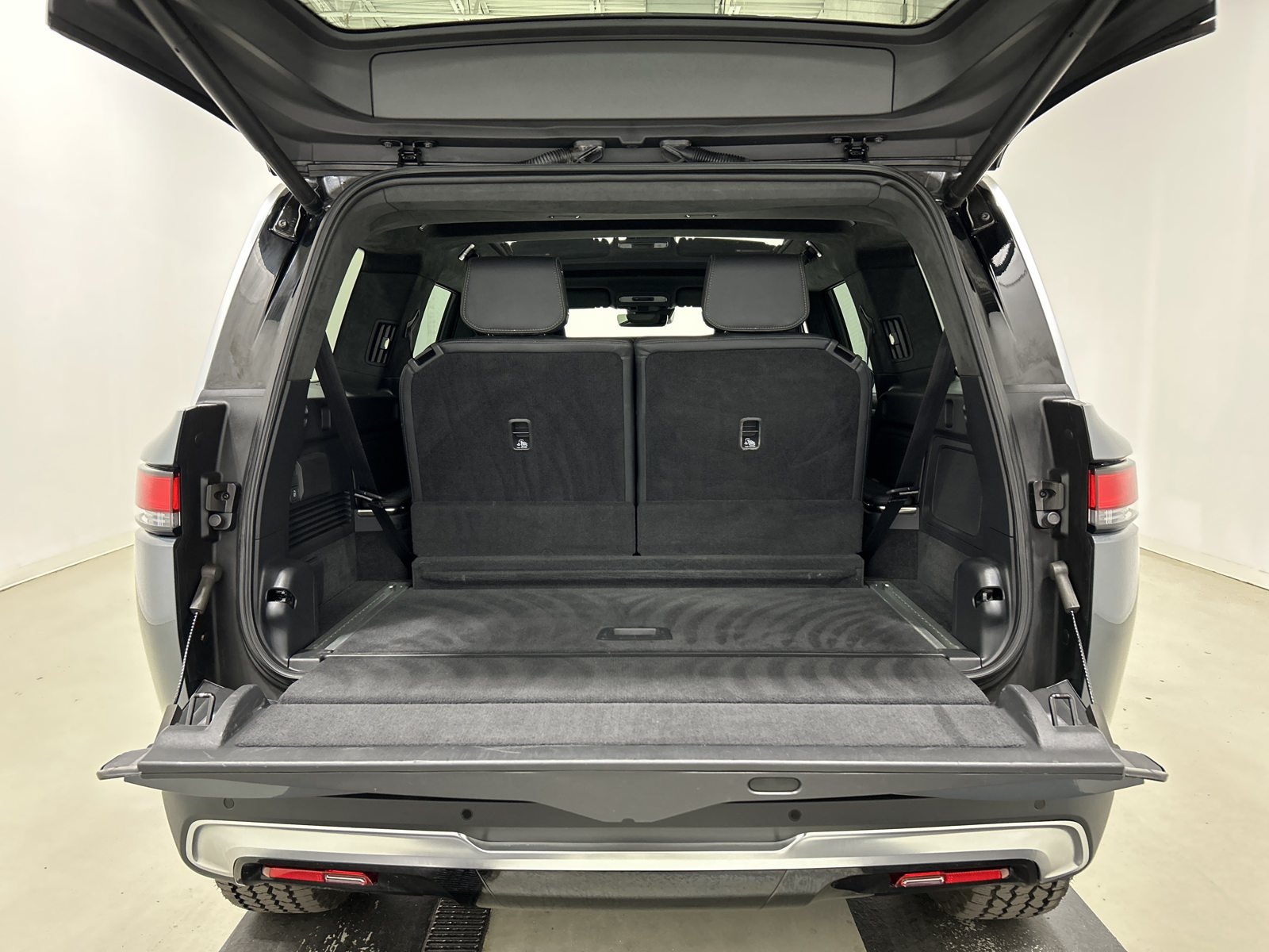 Used 2022 Rivian R1S Launch Edition Quad AWD/4WD image 15