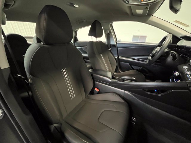 Used 2024 Hyundai Elantra SEL FWD image 9