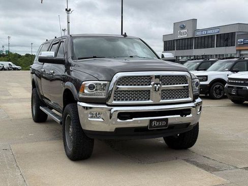 Used 2017 RAM 2500 Laramie AWD/4WD image 2