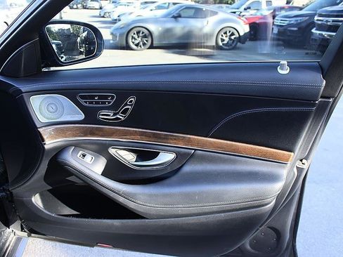 Used 2014 Mercedes-Benz S 550 Sedan image 25