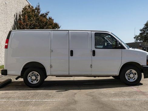 Used 2020 Chevrolet Express 2500 image 9