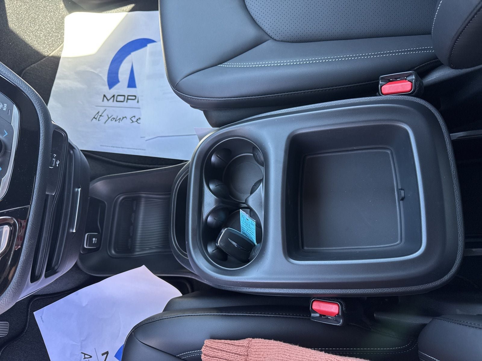 New 2026 Chrysler Pacifica Select AWD/4WD image 25