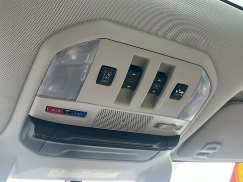 Used 2022 Subaru Ascent Limited w/ Technology Package image 38