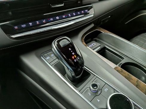 Certified 2024 Cadillac Escalade ESV Sport Platinum w/ LPO, ONYX Package image 23