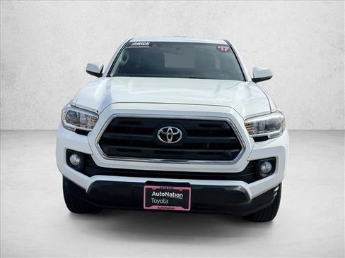 Used 2017 Toyota Tacoma SR5 w/ SR5 Appearance Package (SM) image 2
