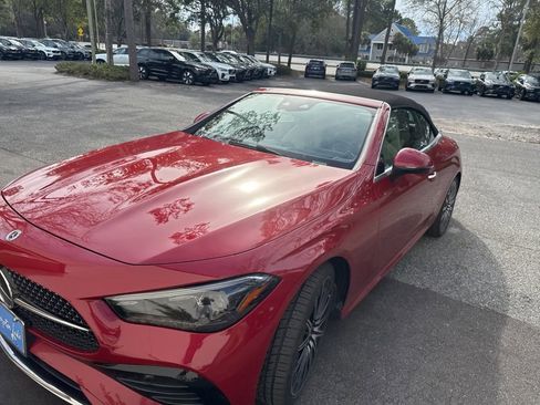 Used 2024 Mercedes-Benz CLE 300 4MATIC Cabriolet image 2