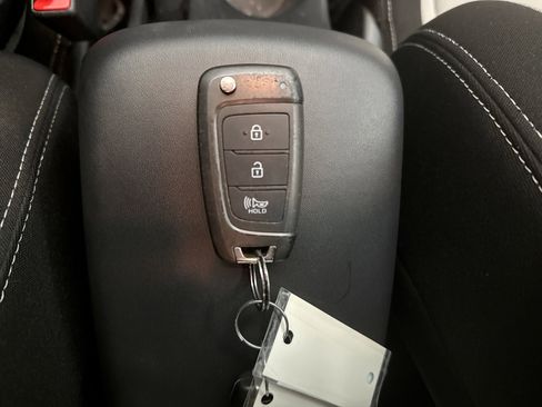 Used 2023 Hyundai Venue SEL image 10