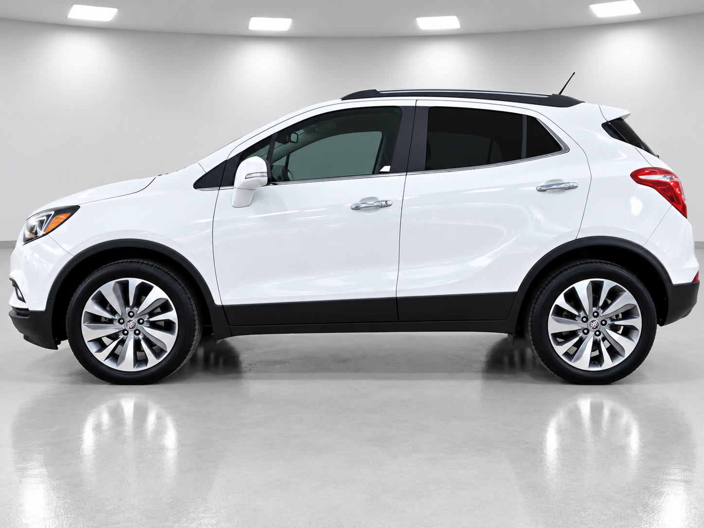 Used 2019 Buick Encore Preferred FWD image 4