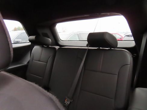 Used 2023 Chevrolet Traverse RS image 30