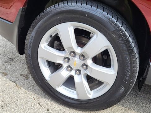 Used 2017 Chevrolet Traverse LT w/ Style and Technology Package image 27