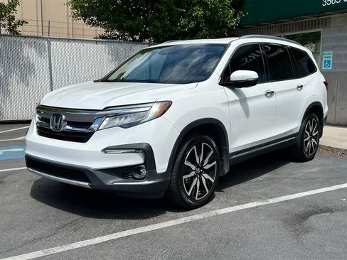 Used 2022 Honda Pilot Touring image 3
