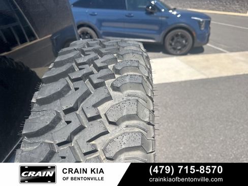 Used 2016 Jeep Wrangler Unlimited Sport image 13