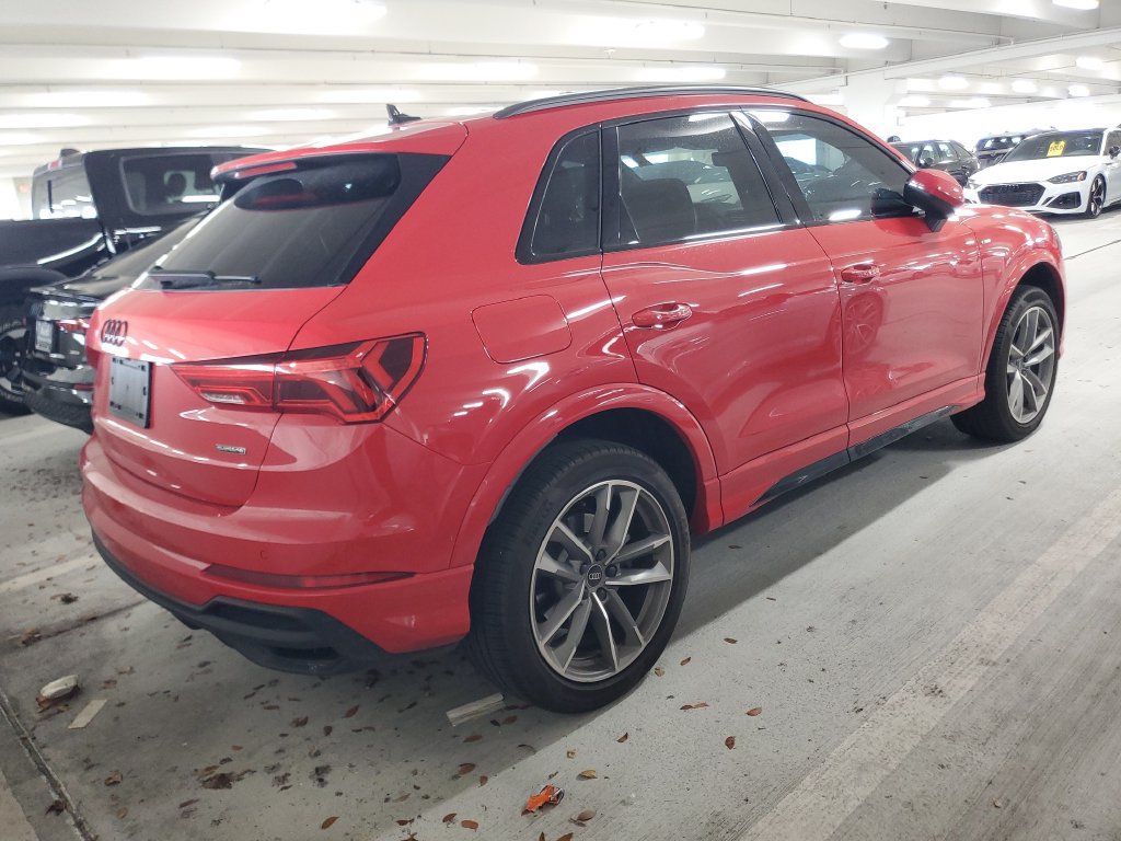 Used 2024 Audi Q3 2.0T Premium AWD/4WD image 3