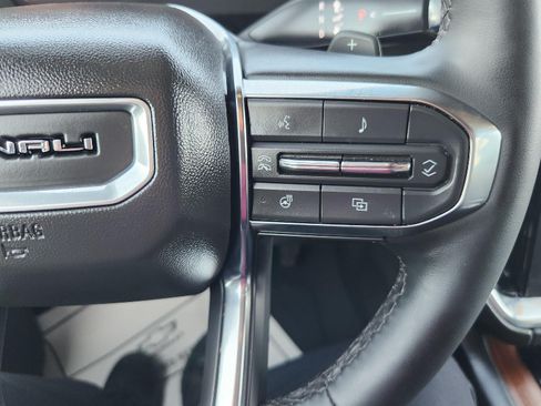 Used 2025 GMC Yukon XL Denali AWD/4WD image 11