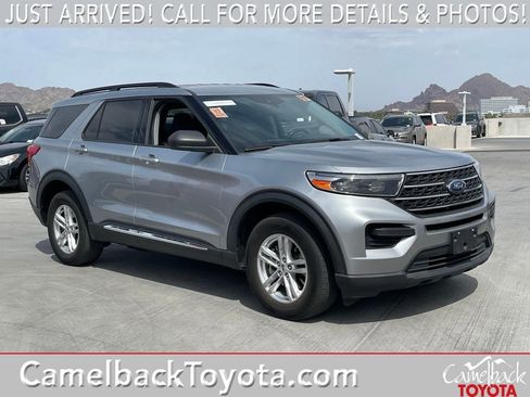 Used 2023 Ford Explorer XLT image 1