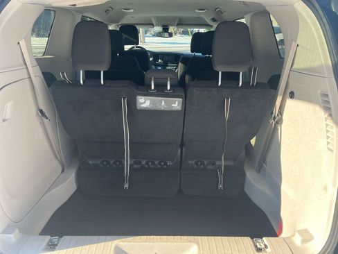 Used 2017 Chrysler Pacifica LX image 17