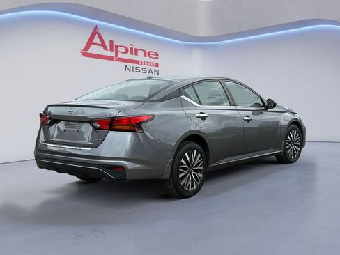Used 2023 Nissan Altima 2.5 SV image 5