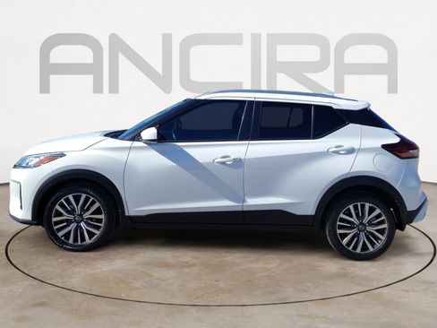 Used 2023 Nissan Kicks SV image 11