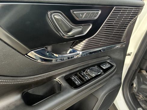 Certified 2022 Lincoln Corsair AWD w/ Premium Package image 12