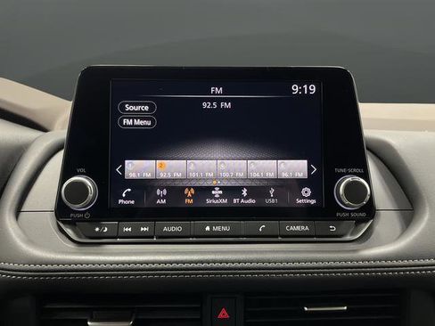 Used 2023 Nissan Rogue SV image 15