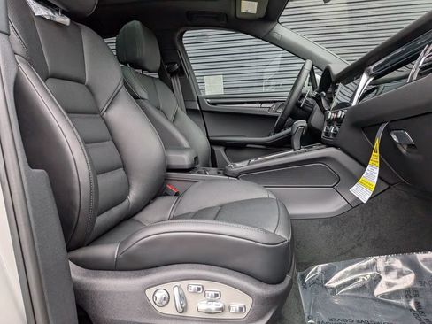 Certified 2026 Porsche Macan AWD/4WD image 26