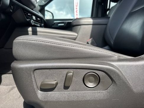 Used 2025 Chevrolet Tahoe LT RWD image 16