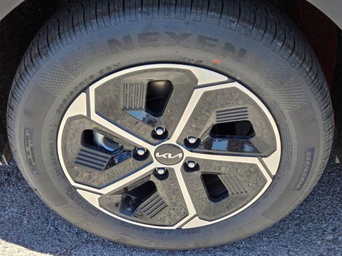 New 2025 Kia Niro EX image 5