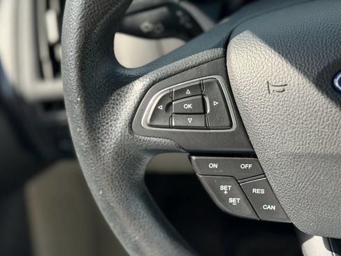 Used 2018 Ford Focus SE FWD image 12