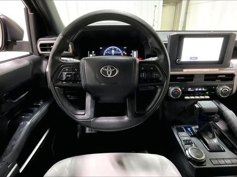Certified 2025 Toyota Tacoma SR5 AWD/4WD image 6