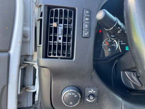 Used 2020 Chevrolet Express 2500 w/ Driver Convenience Package RWD image 18