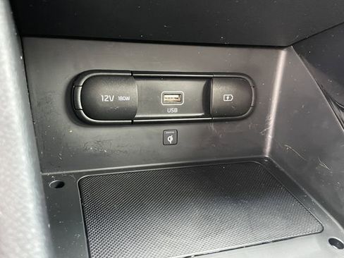 Certified 2022 Kia Niro EX image 31