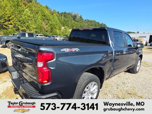 Used 2019 Chevrolet Silverado 1500 Custom w/ Custom Value Package AWD/4WD image 8
