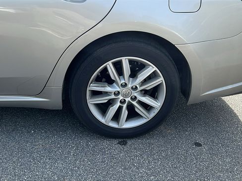 Used 2014 Toyota Avalon XLE image 12